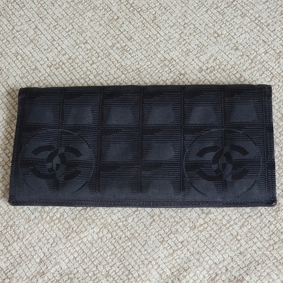 Chanel Travel Line Continental Wallet - Picture 7 of 16